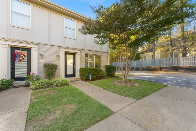 $250,000 | 2240 West Germantown Square, Germantown, TN 38138