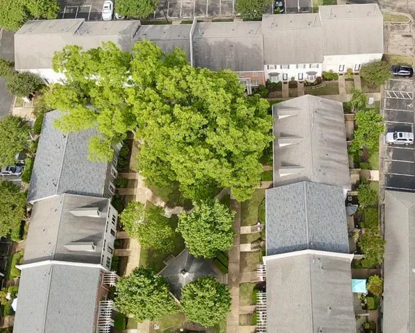 $250,000 | 2240 West Germantown Square, Germantown, TN 38138