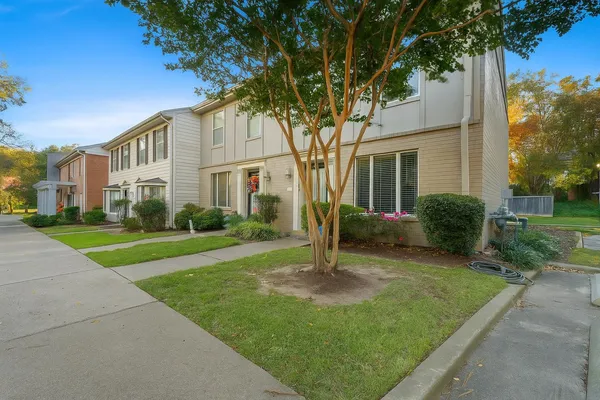 $250,000 | 2240 West Germantown Square, Germantown, TN 38138