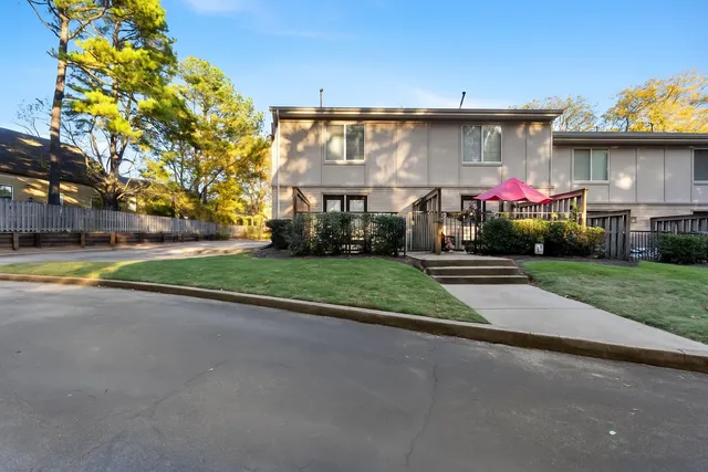 $250,000 | 2240 West Germantown Square, Germantown, TN 38138