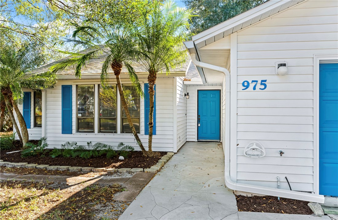 975 4th Lane Vero Beach, FL 32962 - Photo 2 of 26