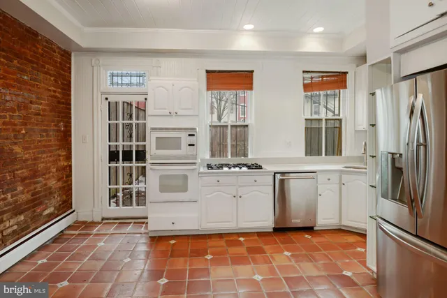 $5,500 | 135 North Carolina Avenue Southeast, Washington, DC 20003