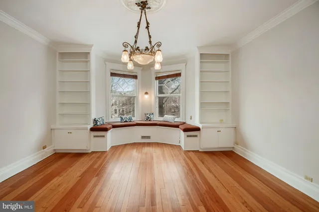 $5,500 | 135 North Carolina Avenue Southeast, Washington, DC 20003