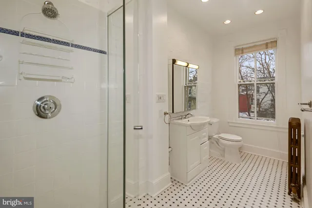 $5,500 | 135 North Carolina Avenue Southeast, Washington, DC 20003