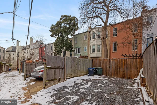 $5,500 | 135 North Carolina Avenue Southeast, Washington, DC 20003