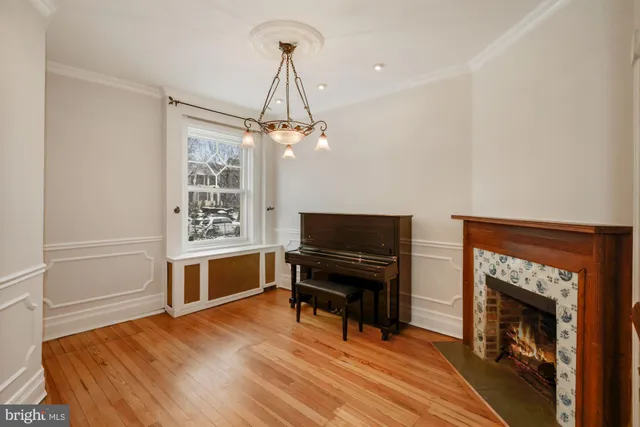 $5,500 | 135 North Carolina Avenue Southeast, Washington, DC 20003