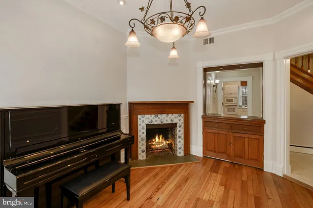 $5,500 | 135 North Carolina Avenue Southeast, Washington, DC 20003