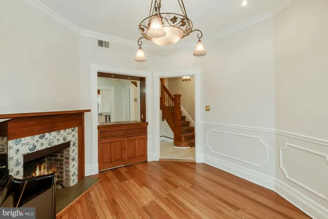 $5,500 | 135 North Carolina Avenue Southeast, Washington, DC 20003