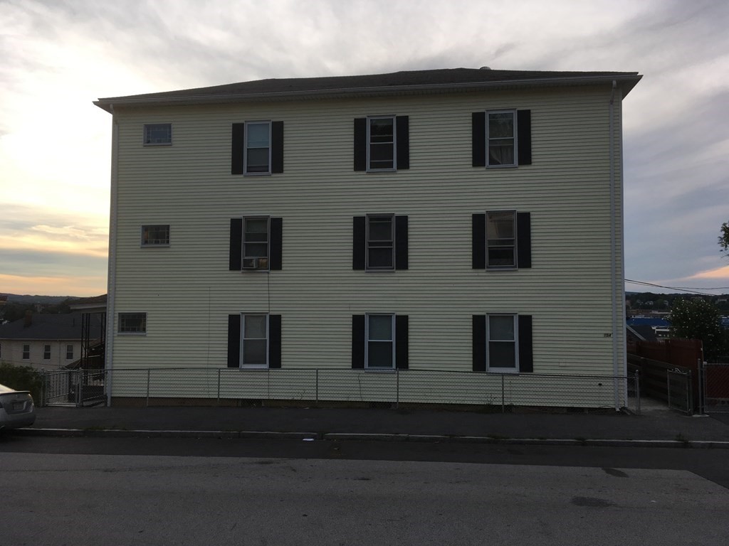 154 Perry Avenue Worcester, MA 01610 - Photo 1 of 22