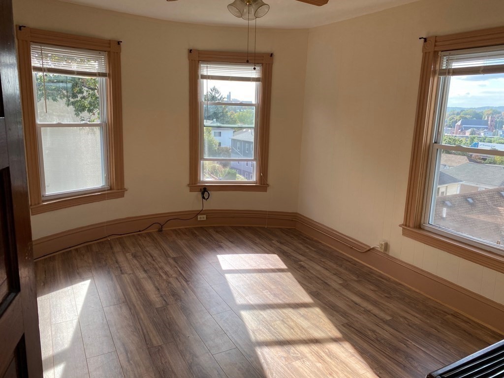 154 Perry Avenue Worcester, MA 01610 - Photo 12 of 22