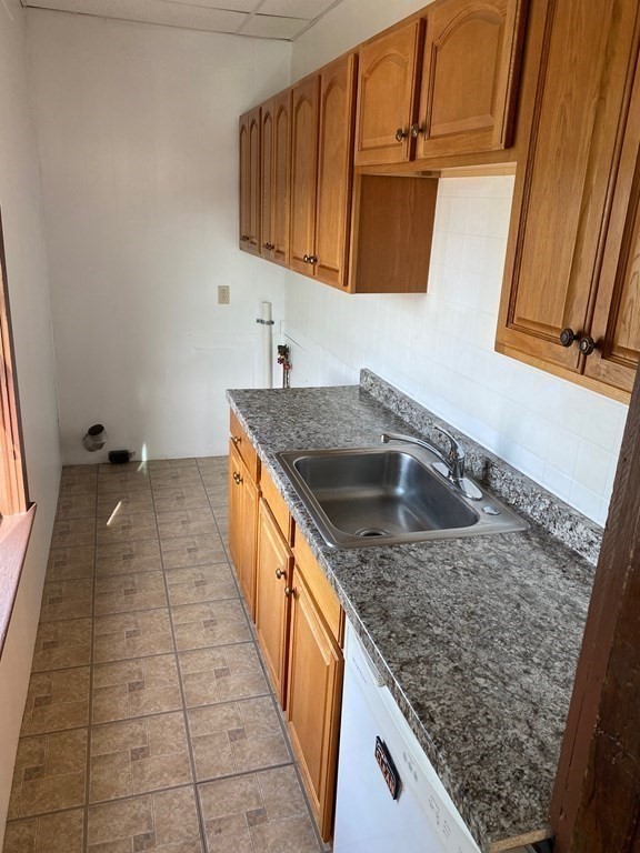154 Perry Avenue Worcester, MA 01610 - Photo 10 of 22
