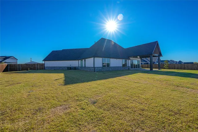 $599,900 | 2051 Constitution Court, Nevada, TX 75173