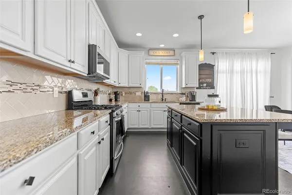 $670,000 | 15511 Village Circle, Commerce City, CO 80603