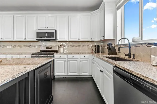 $670,000 | 15511 Village Circle, Commerce City, CO 80603