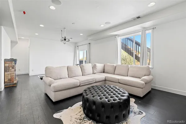 $670,000 | 15511 Village Circle, Commerce City, CO 80603