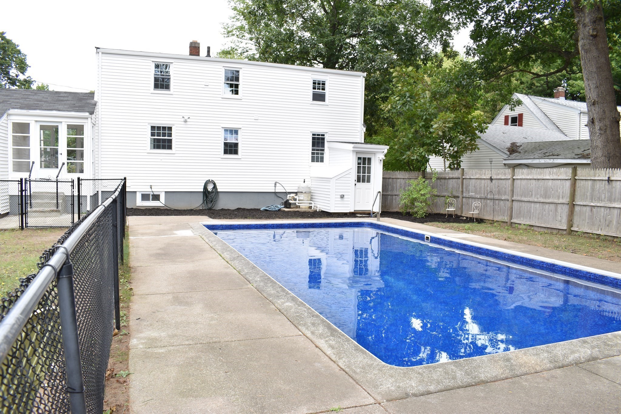 65 Thomas Road Weymouth, MA 02190 - Photo 4 of 29 Gallery Image 4