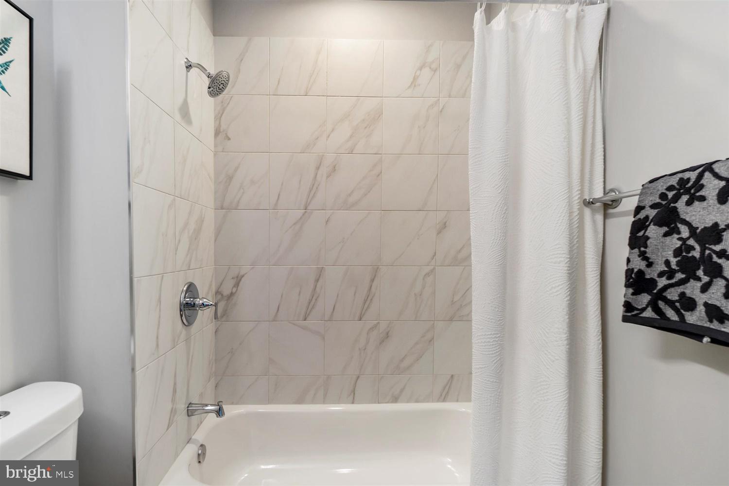 3627 Elkader Road Baltimore, MD 21218 - Photo 29 of 52 Full Bathroom on Upper Level