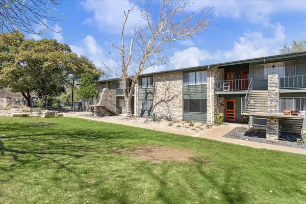 $1,600 | 1304 Mariposa Drive, Unit 104, Austin, TX 78704