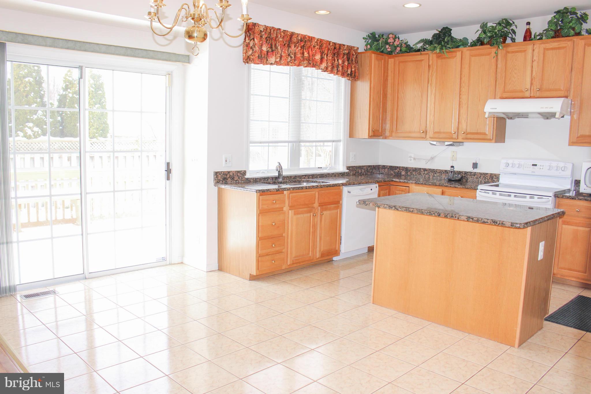12511 Fox View Way Reston, VA 20191 - Photo 12 of 30 Kitchen
