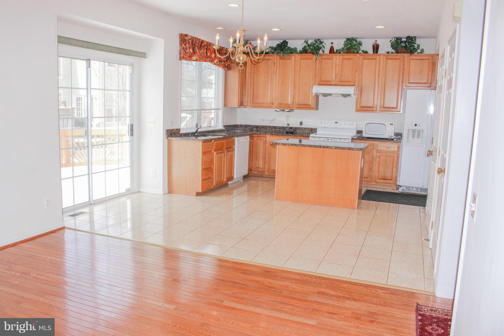 12511 Fox View Way Reston, VA 20191 - Photo 8 of 30 Kitchen