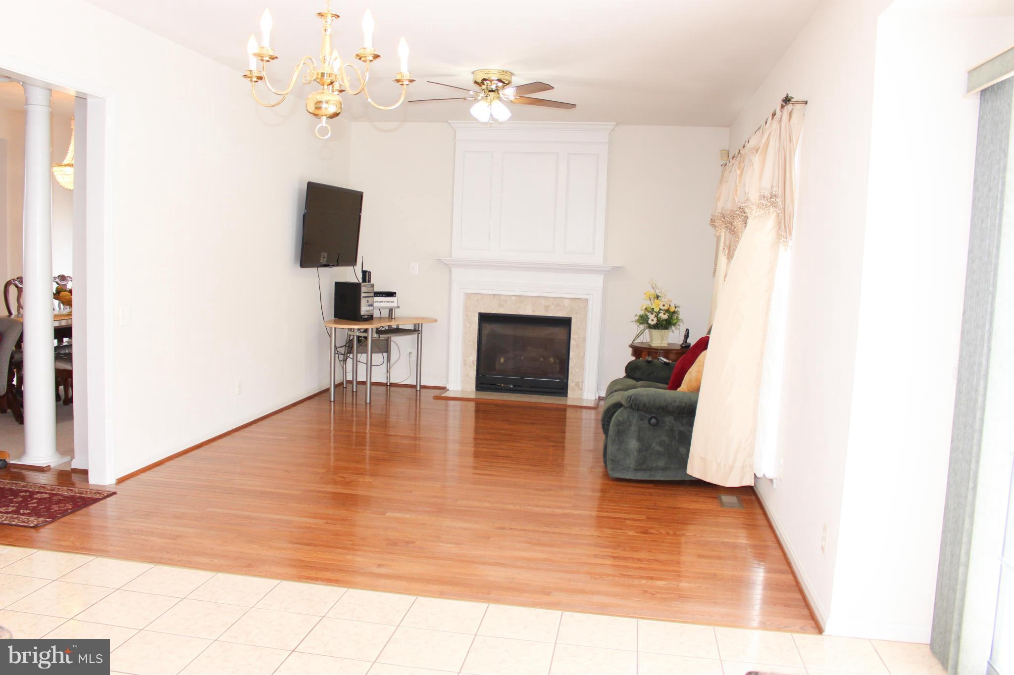 12511 Fox View Way Reston, VA 20191 - Photo 10 of 30 Family Room