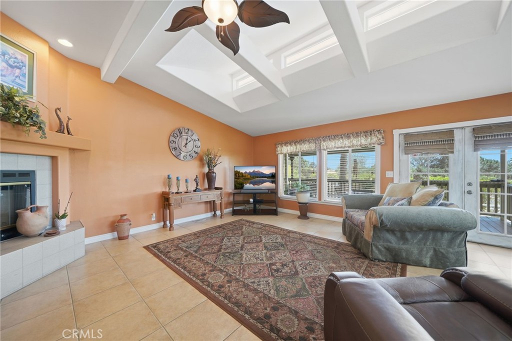 35780 Greer Road Murrieta, CA 92562 - Photo 14 of 56 Reverse view of great room