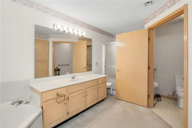 $210,000 | 17800 Bolger Road, Unit 101, Independence, MO 64055