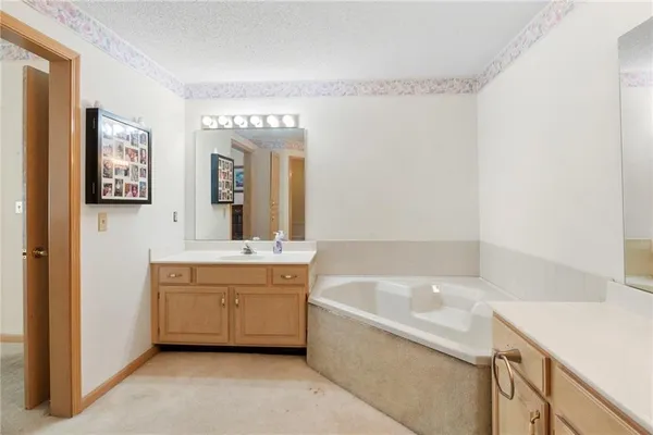 $210,000 | 17800 Bolger Road, Unit 101, Independence, MO 64055