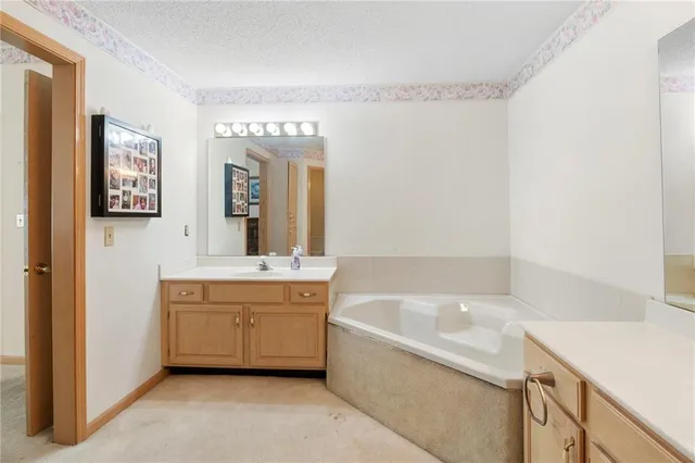 $210,000 | 17800 Bolger Road, Unit 101, Independence, MO 64055