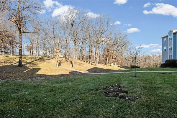 $210,000 | 17800 Bolger Road, Unit 101, Independence, MO 64055