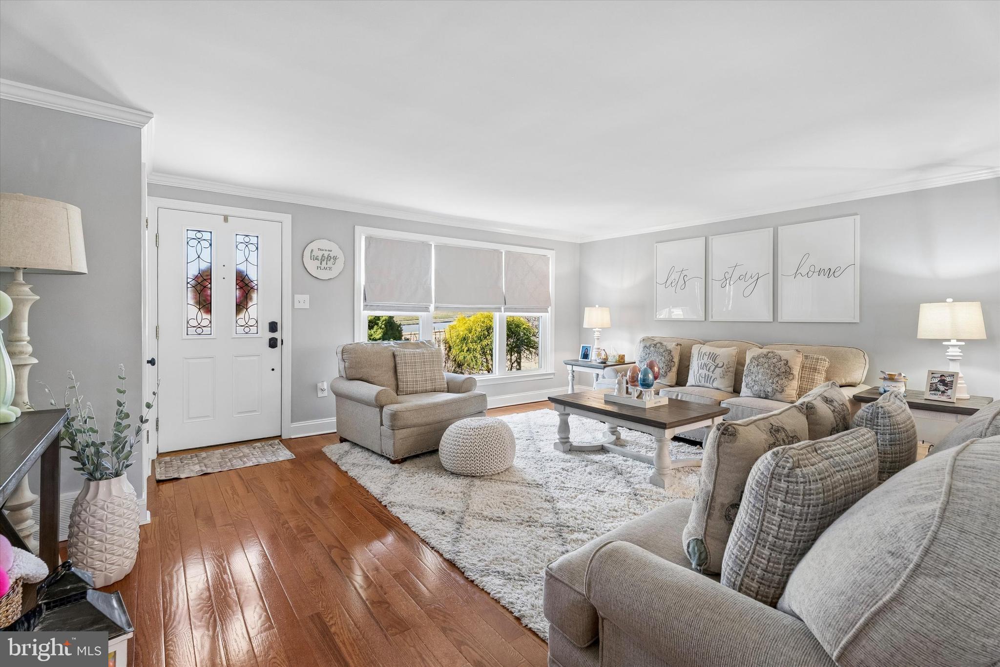 249 Gleaves Road Springfield, PA 19064 - Photo 6 of 34 a living room with furniture and wooden floor