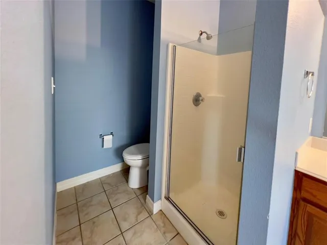 a bathroom with a toilet