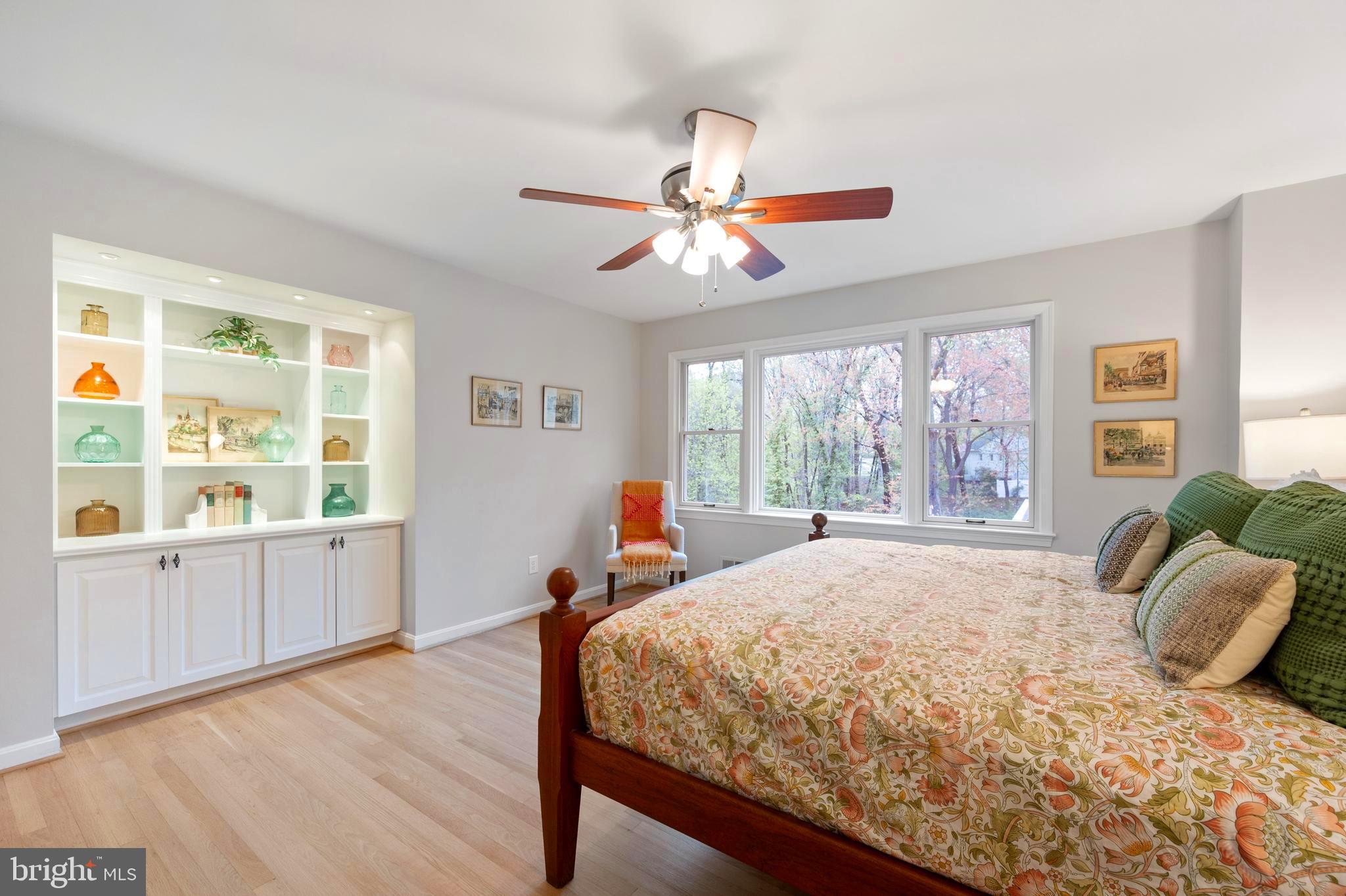 902 Emerald Drive Alexandria, VA 22308 - Photo 27 of 97 Primary Suite