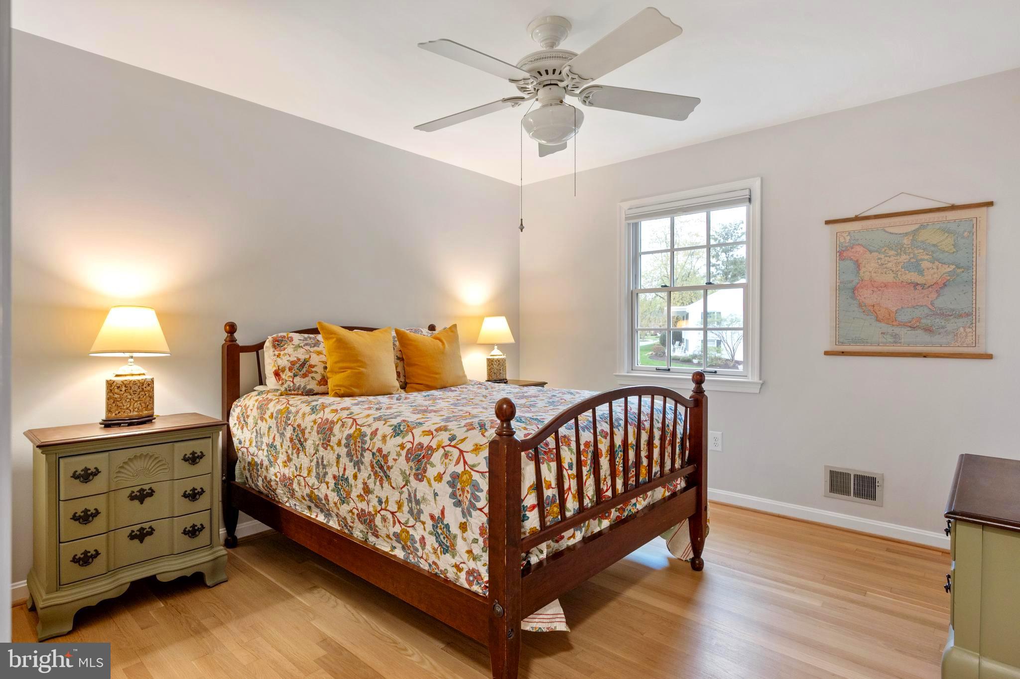 902 Emerald Drive Alexandria, VA 22308 - Photo 34 of 97 Second Bedroom with Access to Bathroom