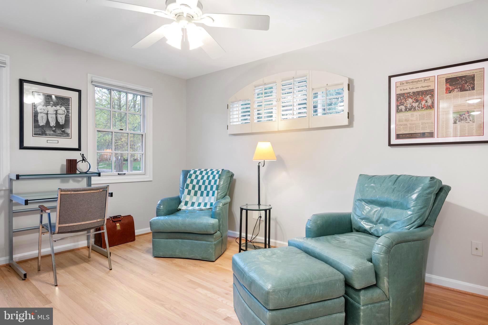 902 Emerald Drive Alexandria, VA 22308 - Photo 39 of 97 a living room with furniture and a window