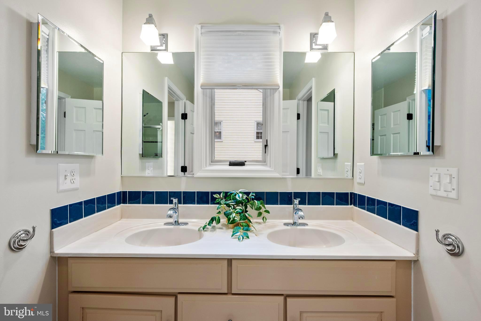 902 Emerald Drive Alexandria, VA 22308 - Photo 41 of 97 Bathroom with Access to BR5 & BR6