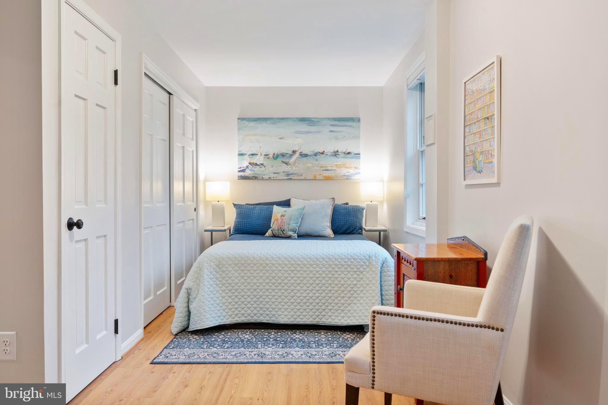 902 Emerald Drive Alexandria, VA 22308 - Photo 45 of 97 a bedroom with a bed and a window