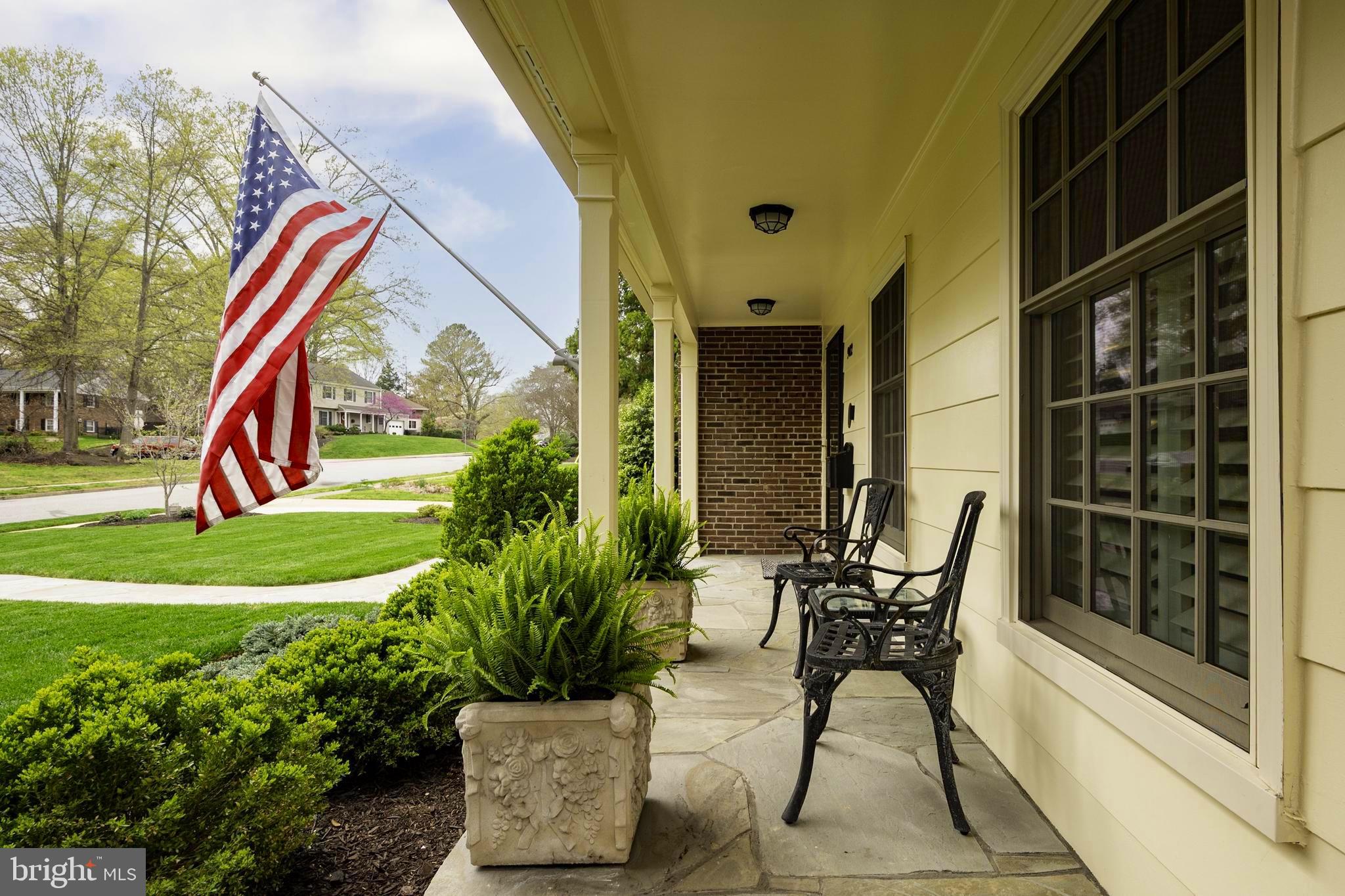 902 Emerald Drive Alexandria, VA 22308 - Photo 5 of 97