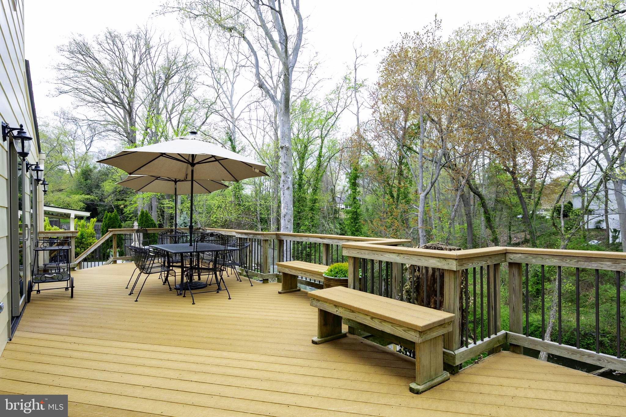 902 Emerald Drive Alexandria, VA 22308 - Photo 55 of 97 Upper Deck off Kitchen