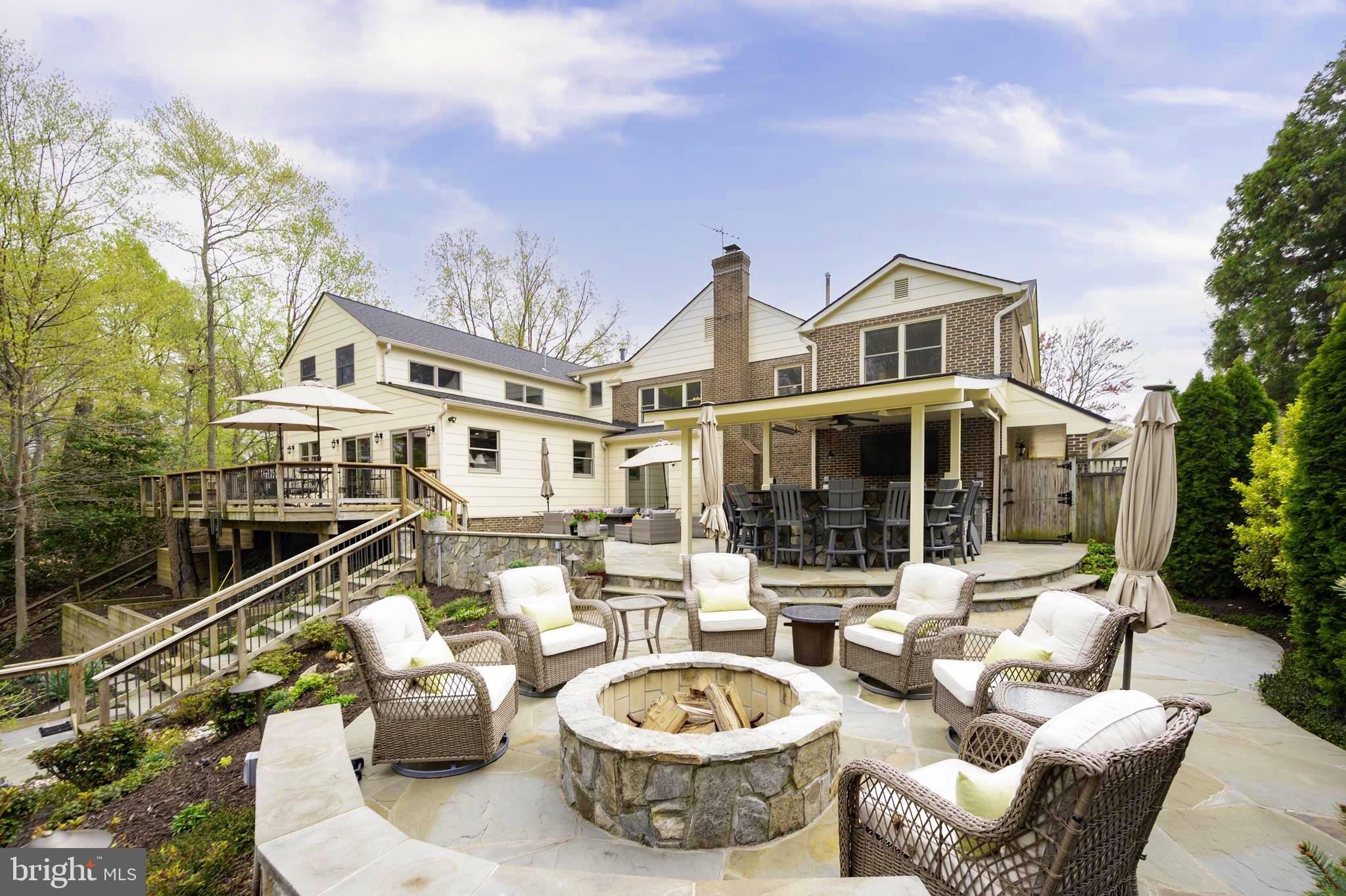 902 Emerald Drive Alexandria, VA 22308 - Photo 9 of 97 Amazing Outdoor Living