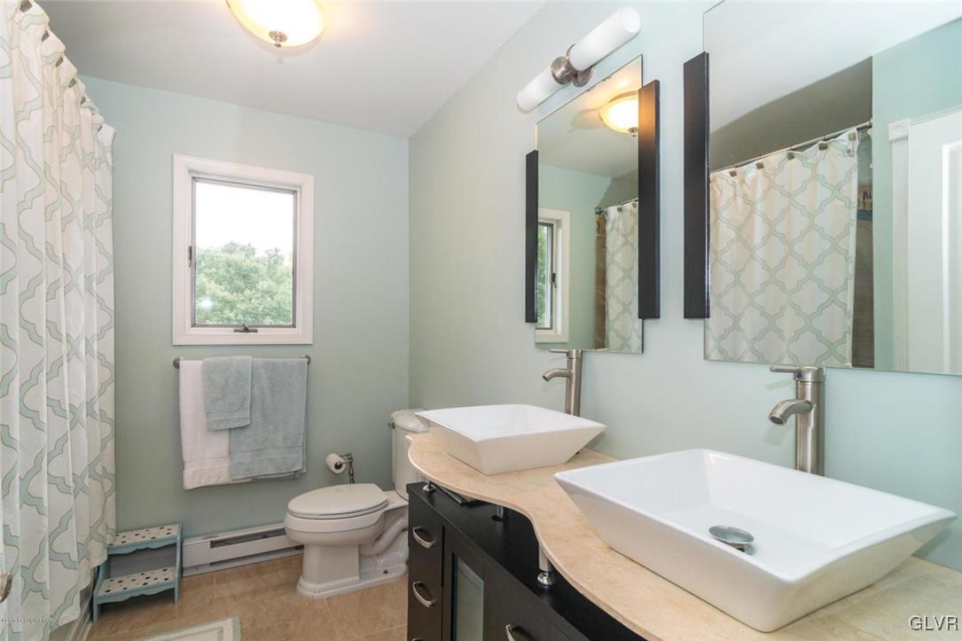 366 Evergreen Hollow Road Effort, PA 18330 - Photo 26 of 47 Main Bathroom