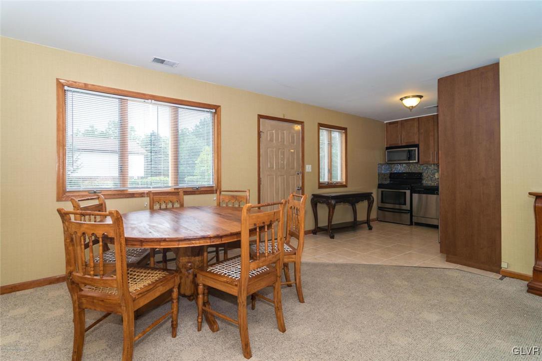 366 Evergreen Hollow Road Effort, PA 18330 - Photo 42 of 47 Apartment Dining Area
