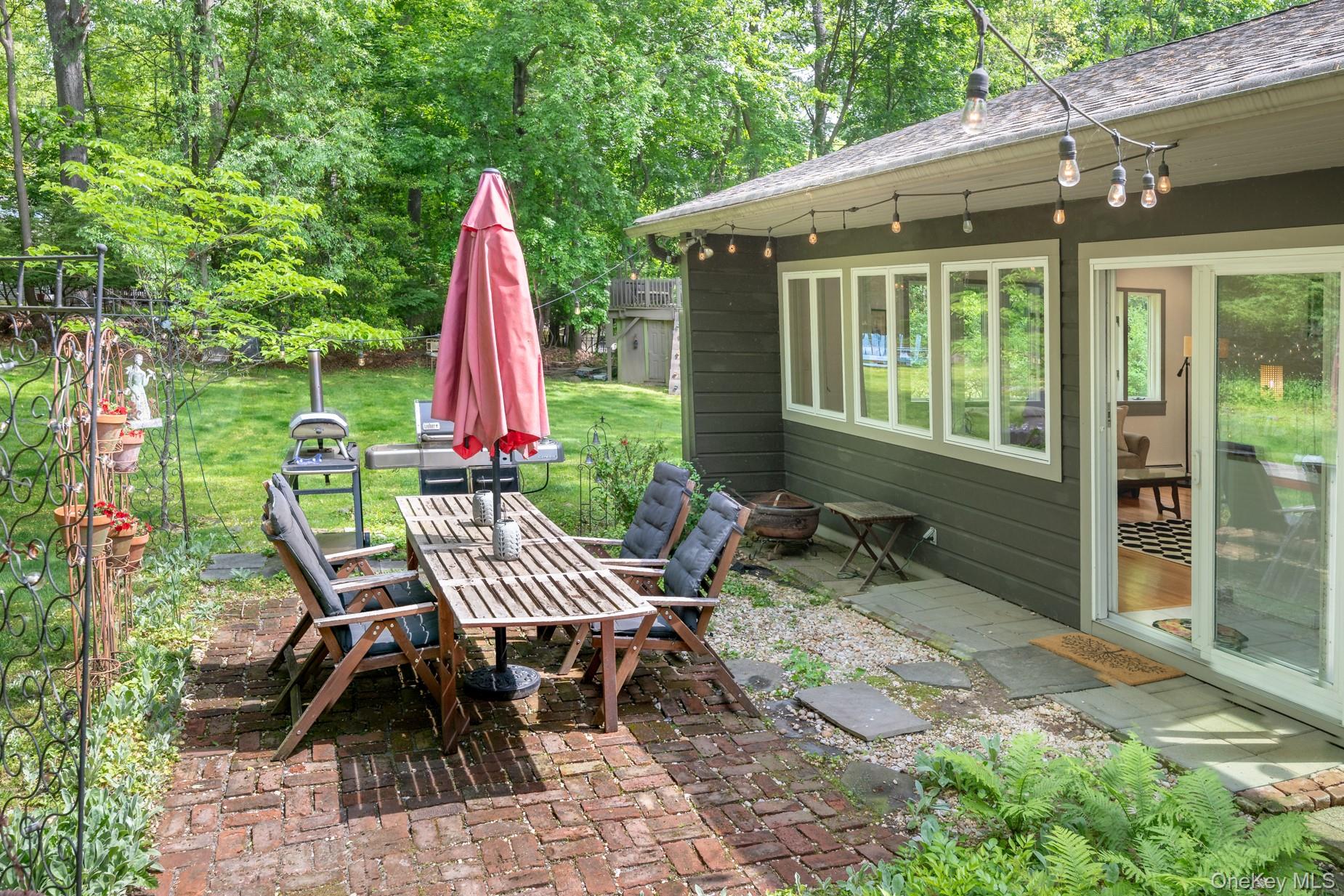 35 Hickory Hill Road Tappan, NY 10983 - Photo 13 of 27