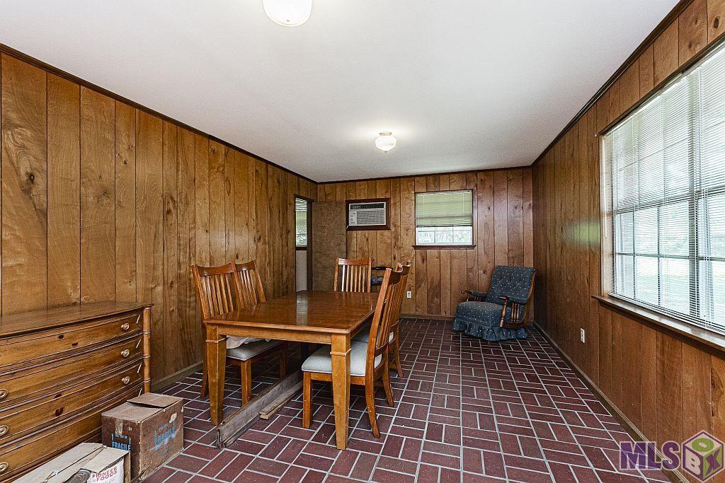 10391 Firelight Avenue Baton Rouge, LA 70815 - Photo 25 of 27 Gameroom with Full Bath