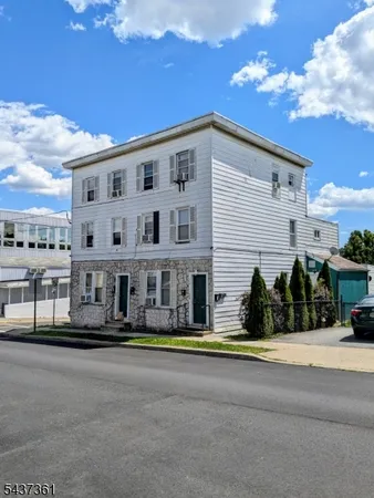 $1,350 | 268 Chambers Street, Unit 1, Phillipsburg, NJ 08865