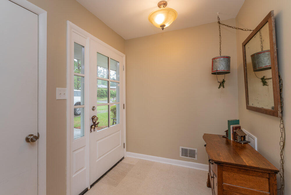 604 Cambridge Road Augusta, GA 30909 - Photo 6 of 40 006_604_cambridge_rd_006_43