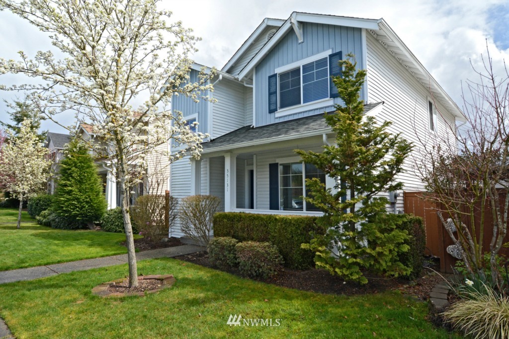 35131 Southeast Ridge Street Snoqualmie, WA 98065 - Photo 2 of 20 Gallery Image 2