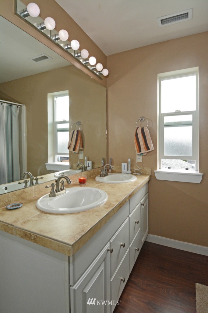 35131 Southeast Ridge Street Snoqualmie, WA 98065 - Photo 17 of 20 Gallery Image 17