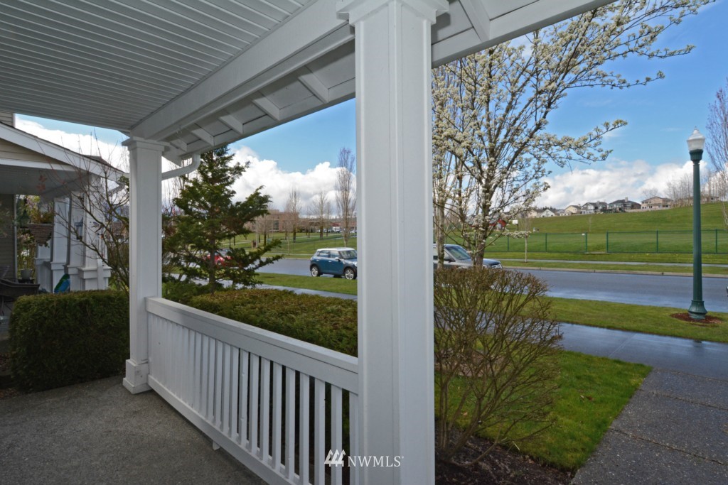 35131 Southeast Ridge Street Snoqualmie, WA 98065 - Photo 3 of 20 Gallery Image 3