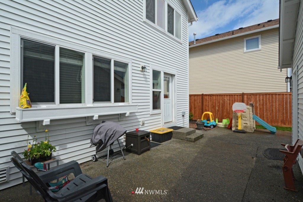 35131 Southeast Ridge Street Snoqualmie, WA 98065 - Photo 4 of 20 Gallery Image 4